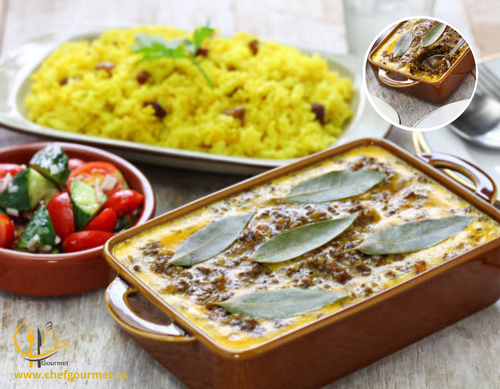 Pastel sudafricano Bobotie con cobertura de huevo dorado.