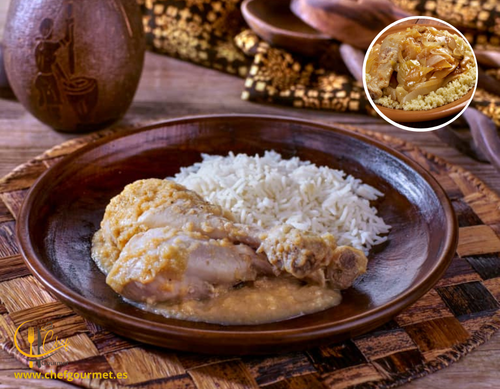 Poulet Yassa, un plato senegalés de pollo marinado con limón, cebolla y mostaza.